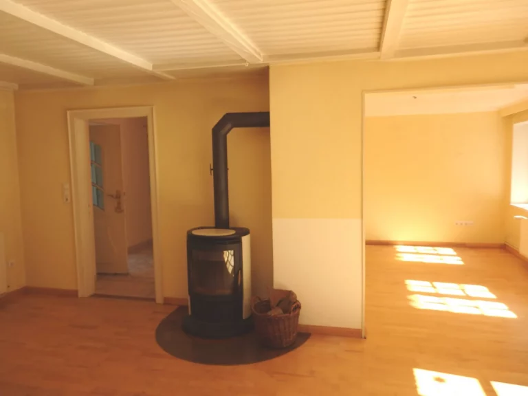 Wohnzimmer mit Kamin