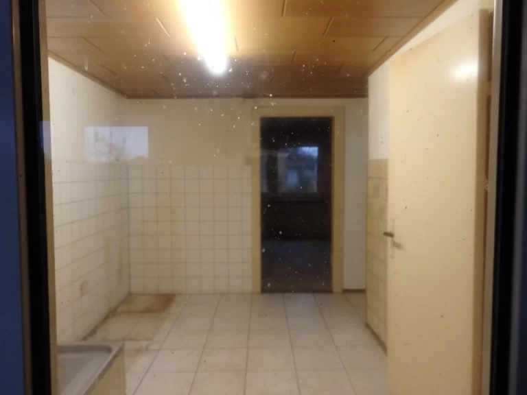 Zimmer links